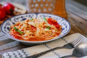 Ensalada de papaya verde (Som Tam)