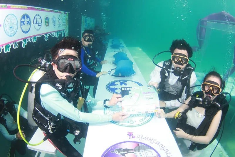 Bodas Submarinas de Trang
